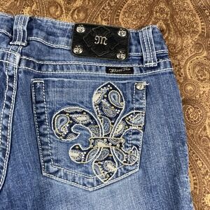 Miss Me Capri Womens 30 Denim Bedazzled Fleur De Lis Embroidery Pocket Y2K